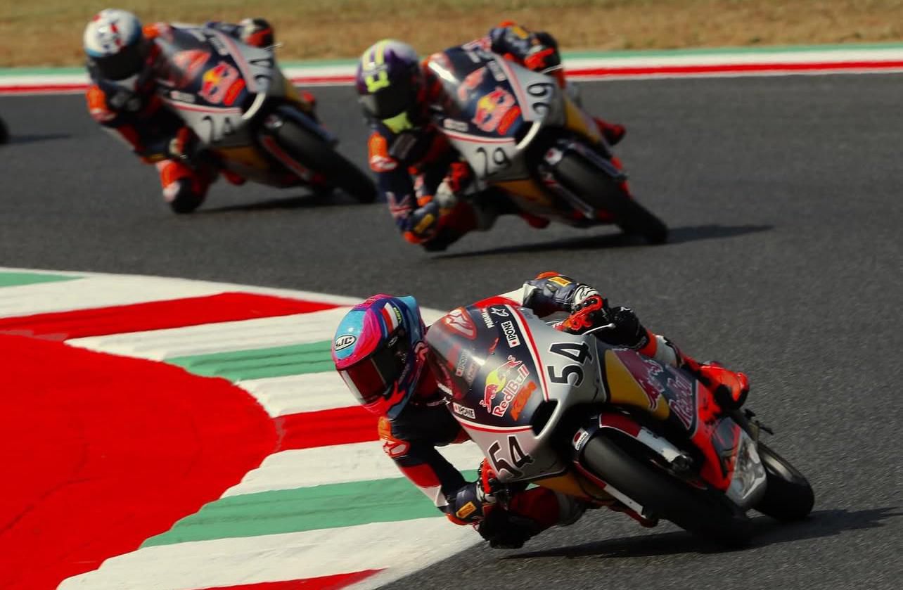 Veda Ega Pratama Menjuarai Ajang bergengsi Red Bull Rookies Cup 2025 di Italia (Foto Istimewa)