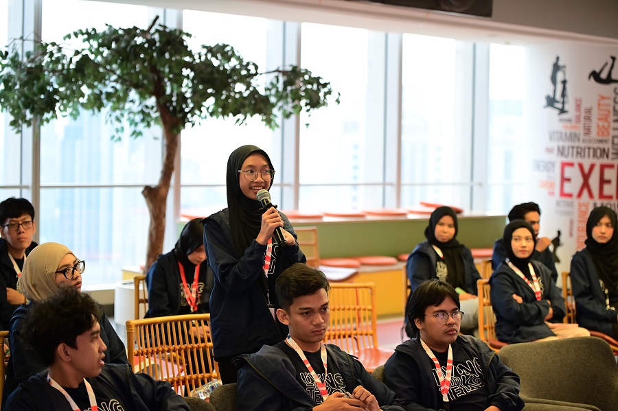 Peserta Digistar Class Intern ikuti Special Class dalam upaya peningkatan kompetensi strategis di bidang kecerdasan buatan dan keamanan siber bagi generasi muda.
