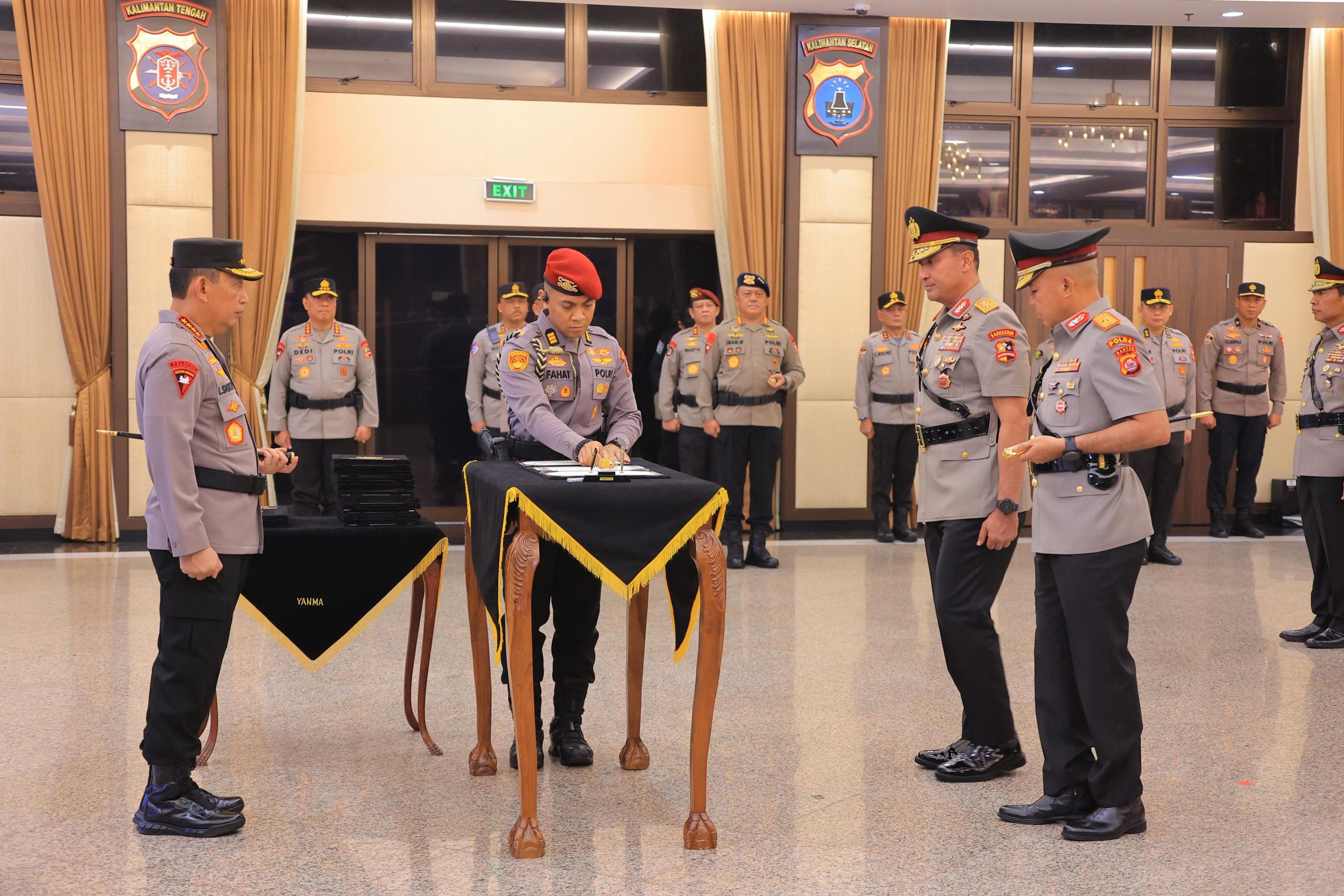 Kapolri Jenderal Polisi Listyo Sigit Prabowo melantik Irwasum Polri dan serah terima jabatan (sertijab) sejumlah Kapolda (Foto Istimewa)