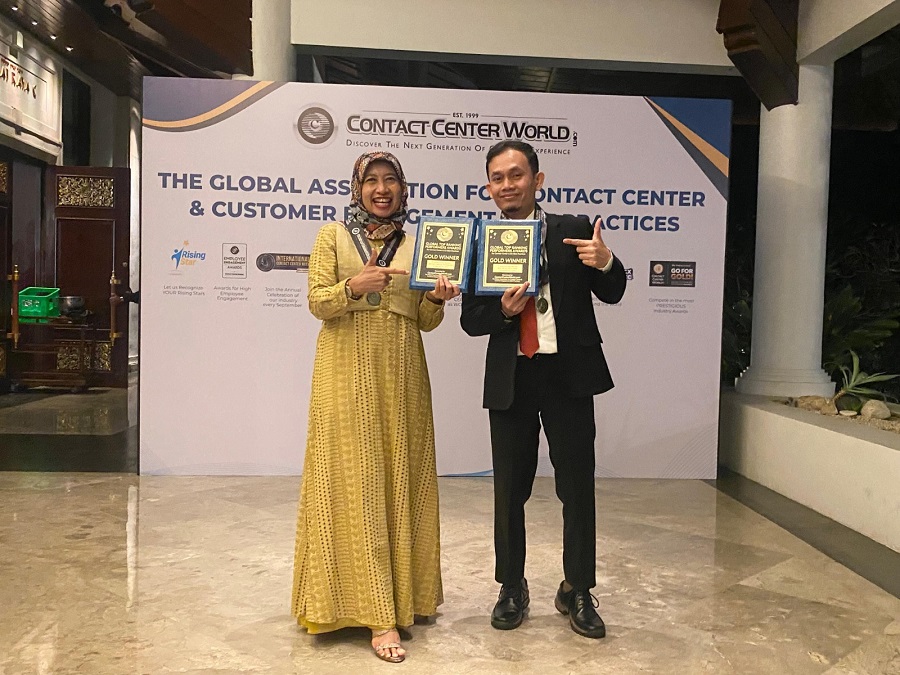 General Manager Health Care Service AdMedika Sri Sumari (kiri) dan Assistant Manager Care AdMedika Dwi Hajar Siswantoro (kanan) pada ajang internasional Contact Center World 20th Annual Asia Pacific Next Generation Contact Center &amp; CX Best Practices Conference di The Laguna Resort &amp; Spa, Bali, 21–25 Juli 2025.
